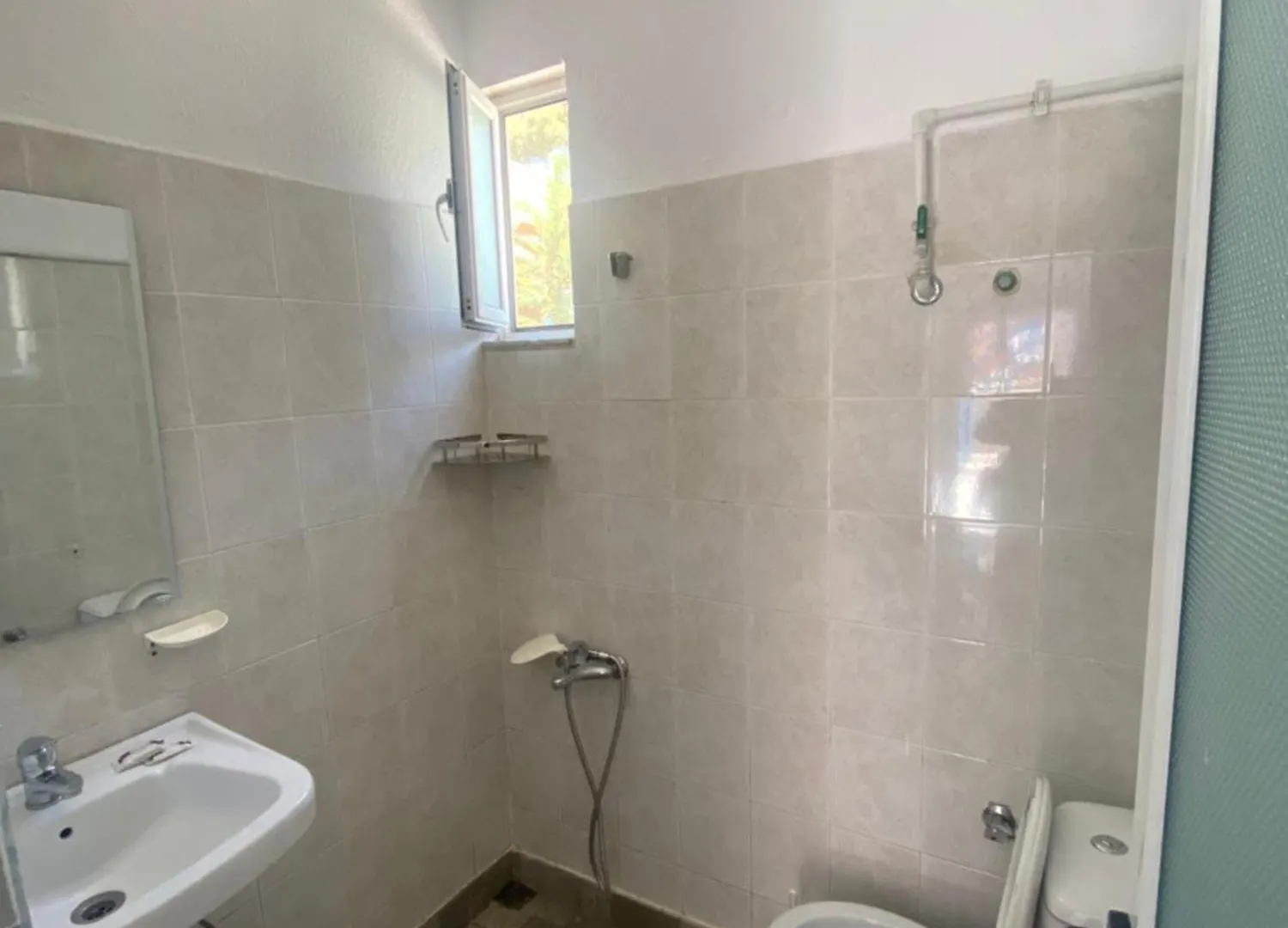 Llambro Rooms Dhërmi